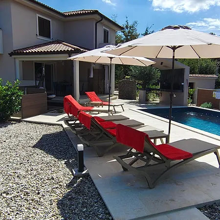 Lucas Apartman Zupanje